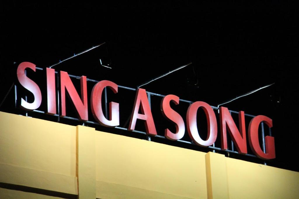 Hotel Sing A Song Pematangsiantar Exterior foto